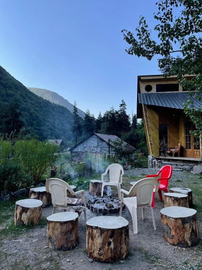 Korsha Guesthouse Roshka ภายนอก รูปภาพ